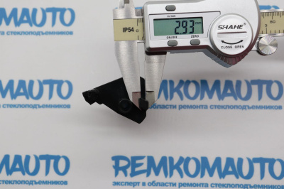 Фиксатор ручки двери Renault Master 3/Opel Movano A (перед. прав.) 771723