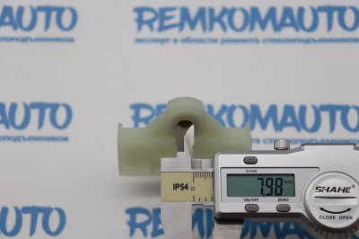 Фиксатор стекла стеклоподъёмника 776052