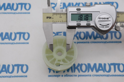 Ролик стеклоподъёмника (катушка стеклоподъемника) 771028