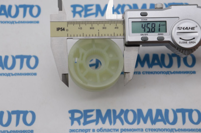 Ролик (катушка) стеклоподъёмника левый 771536