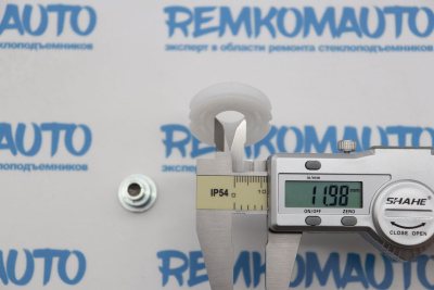 Обводной ролик стеклоподъёмника с клепкой 772441