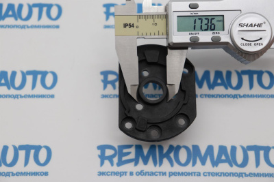 Фиксатор крепления бокового зеркала двери Volkswagen Transporter T5/T6 правый 772099