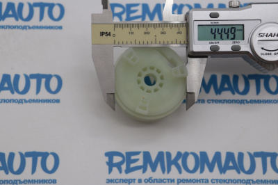 Ролик стеклоподъёмника (катушка стеклоподъемника) 770926