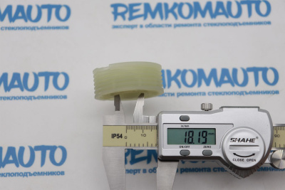 Ролик стеклоподъёмника (катушка стеклоподъемника) 771092