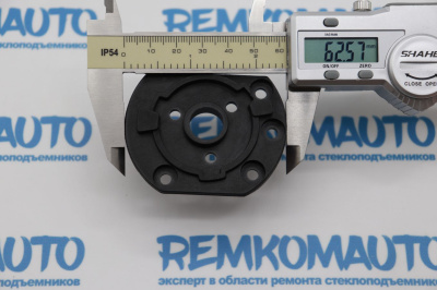 Фиксатор крепления бокового зеркала двери Volkswagen Transporter T5/T6 левый 772098