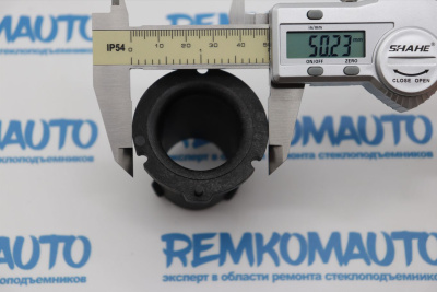 Кронштейн бокового зеркала двери Fiat 500/Freemont 772848