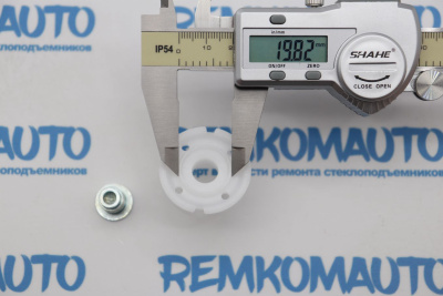 Обводной ролик стеклоподъёмника с клепкой 772496