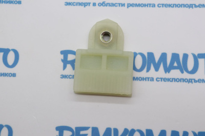 Держатель стекла (лопатка) стеклоподъёмника Toyota Auris 2006-2012 771167
