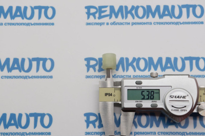 Фиксатор ограничителя двери Renault Laguna 771729