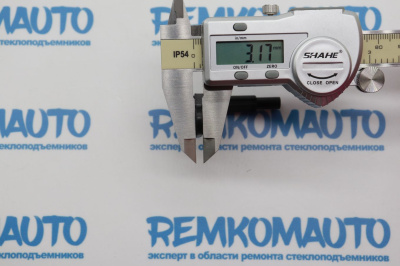 Фиксатор замка двери Fiat Linea (перед. лев.) 772403