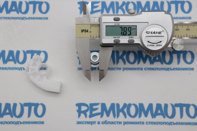 Обводной ролик стеклоподъёмника с клепкой 770854