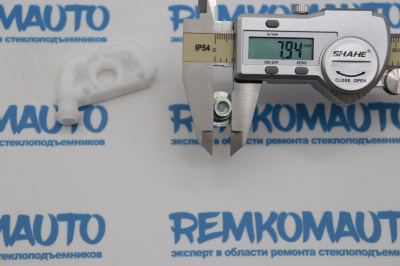 Обводной ролик стеклоподъёмника с клепкой 770599