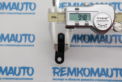 Фиксатор замка багажника Fiat Linea (лев./прав.) 772405 Фиксатор замка багажника Fiat Linea (лев./прав.) 772405