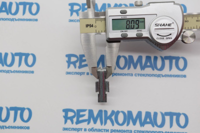 Фиксатор направляющего держателя стеклоподъёмника 771759