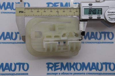 Направляющий держатель стеклоподъёмника (каретка стеклоподъемника) 770331