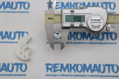 Обводной ролик стеклоподъёмника с клепкой 771136