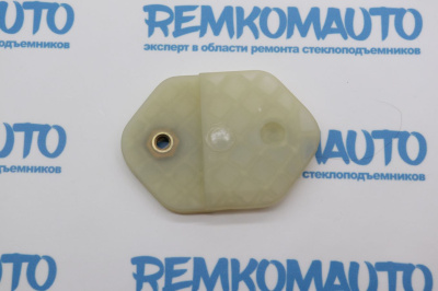 Фиксатор стекла стеклоподъёмника Land Rover Discovery 770670