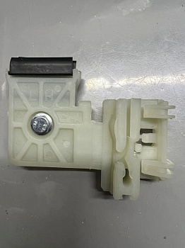 Направляющий держатель (каретка) стеклоподъёмника Hyundai Elantra 2015-2020 (AD) (перед. лев) 776041