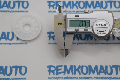 Обводной ролик стеклоподъёмника с клёпкой (Ø 43, Ø 12,5) 770877