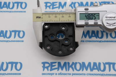 Фиксатор крепления бокового зеркала двери Volkswagen Transporter T5/T6 правый 772099