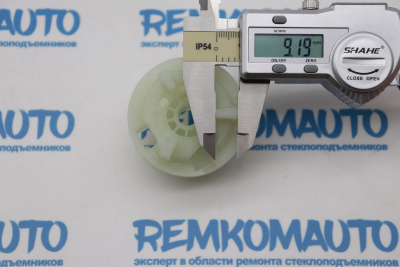 Ролик (катушка) стеклоподъёмника Citroen/Dacia/Fiat/LADA/Nissan/Opel/Peugeot/Renault правый 770423