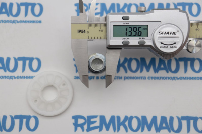 Обводной ролик стеклоподъёмника с клепкой 771333