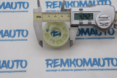 Ролик стеклоподъёмника (катушка стеклоподъемника) 771092