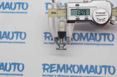 Шток личинки замка двери Skoda Fabia/Volkswagen Golf 4 (перед. лев./прав.) 771553